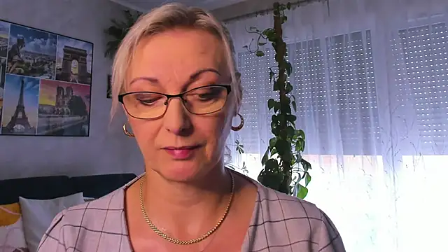 vanessa chat online show from October 1, 1:28 pm