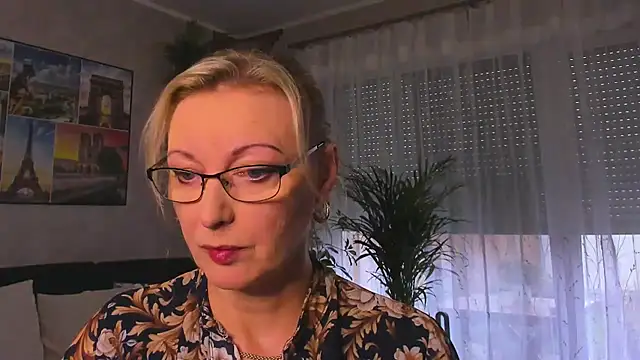 vanessa chat online show from October 17, 6:27 am