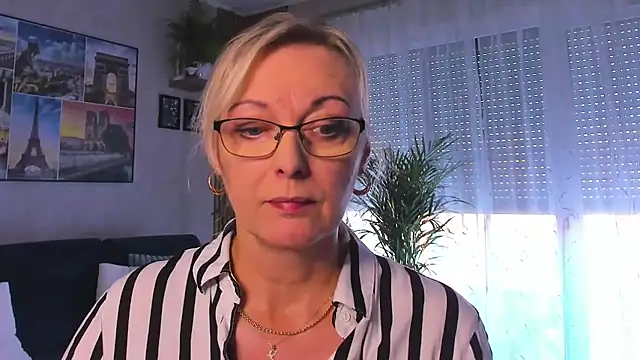 vanessa chat online show from October 20, 1:33 pm