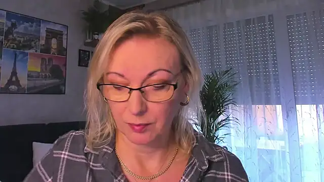 vanessa chat online show from November 3, 2:18 pm