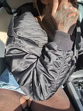 Snapshot of DarkDea chatting on November 15, 12:13 pm DarkDea online show from November 15, 12:13 pm