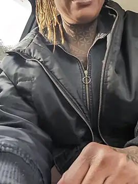 Snapshot of DarkDea chatting on November 26, 1:01 pm DarkDea online show from November 26, 1:01 pm