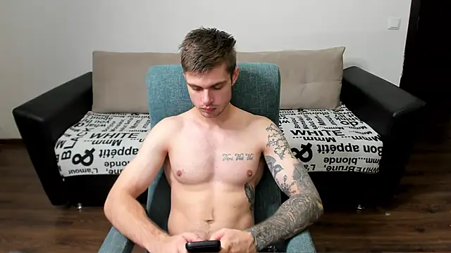 Snapshot of maks_wolfis chatting on December 13, 12:50 pm maks wolfis online show from December 13, 12:50 pm