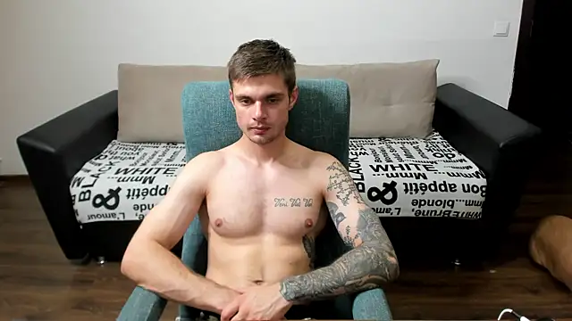 Snapshot of maks_wolfis chatting on December 13, 8:47 pm maks wolfis online show from December 13, 8:47 pm