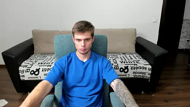 Snapshot of maks_wolfis chatting on December 19, 11:25 pm maks wolfis online show from December 19, 11:25 pm