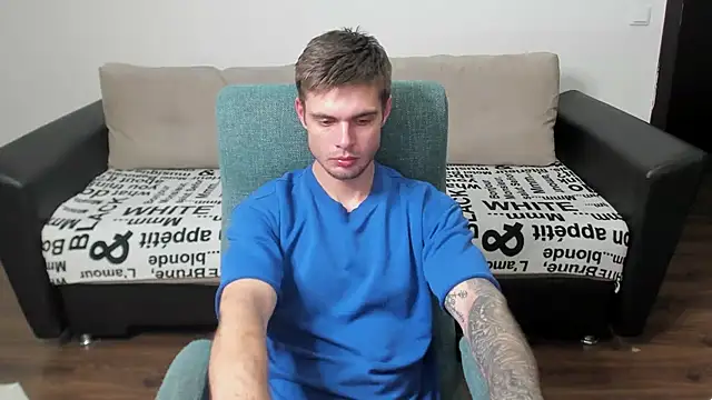 Snapshot of maks_wolfis chatting on December 20, 2:30 am maks wolfis online show from December 20, 2:30 am