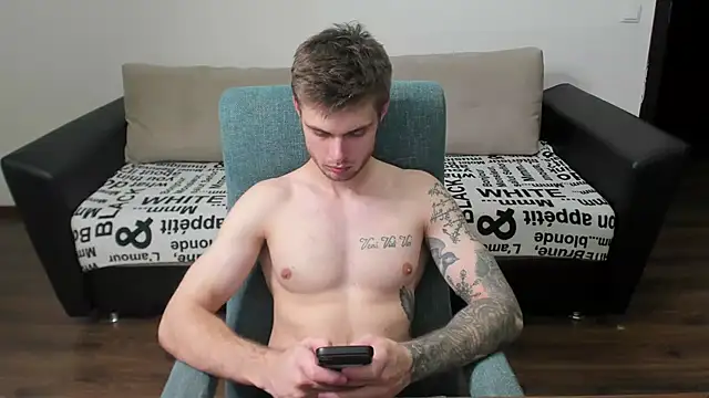 Snapshot of maks_wolfis chatting on December 21, 2:30 am maks wolfis online show from December 21, 2:30 am