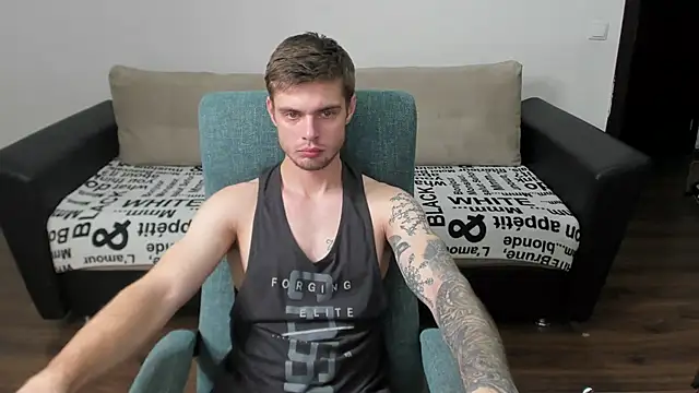 Snapshot of maks_wolfis chatting on December 22, 12:39 am maks wolfis online show from December 22, 12:39 am