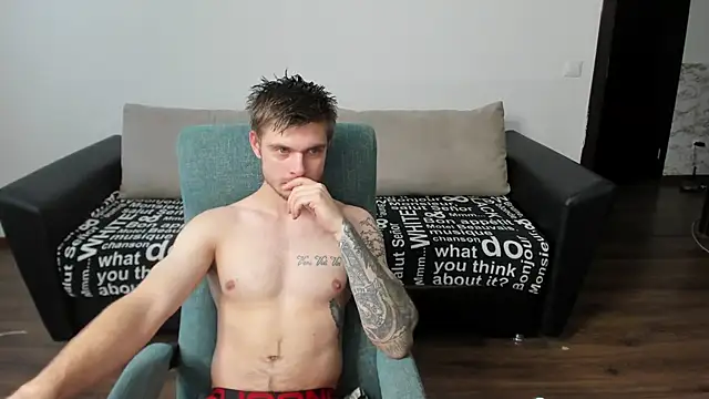 Snapshot of maks_wolfis chatting on January 7, 8:34 am maks wolfis online show from January 7, 8:34 am