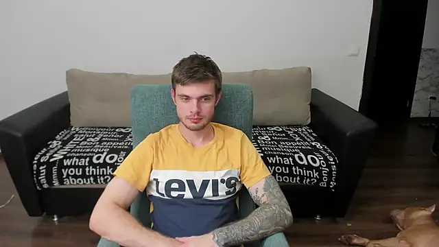 Snapshot of maks_wolfis chatting on January 9, 10:09 pm maks wolfis online show from January 9, 10:09 pm