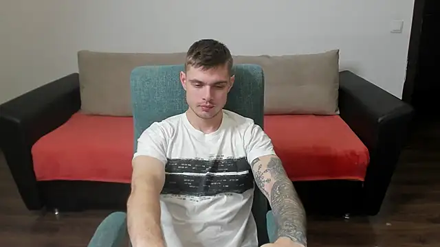 Snapshot of maks_wolfis chatting on January 27, 9:55 pm maks wolfis online show from January 27, 9:55 pm