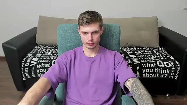 Snapshot of maks_wolfis chatting on February 24, 3:09 pm maks wolfis online show from February 24, 3:09 pm