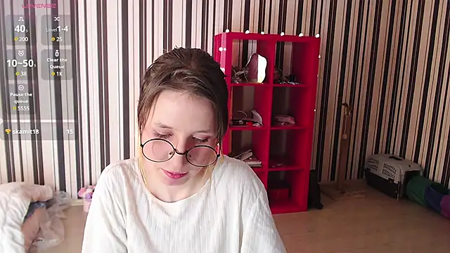 Snapshot of _Hanna_Moon_ chatting on February 16, 7:48 am Hanna Moon online show from February 16, 7:48 am