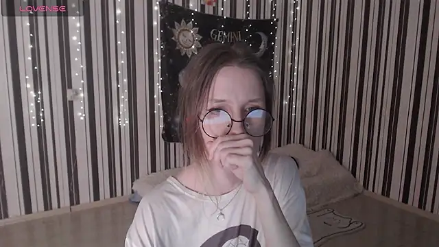 Snapshot of _Hanna_Moon_ chatting on October 15, 10:59 am Hanna Moon online show from October 15, 10:59 am