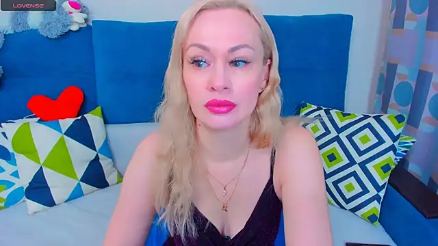 EllenMoore online show from December 11, 2:41 am