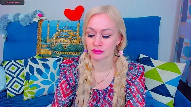 EllenMoore online show from January 9, 5:34 am