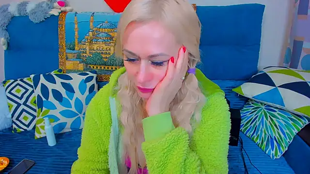 EllenMoore online show from January 13, 2:39 am