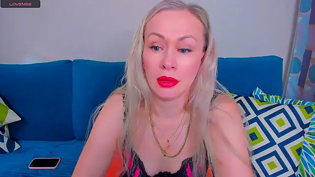 EllenMoore online show from September 10, 3:06 am