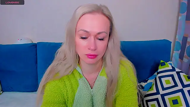 EllenMoore online show from September 30, 3:00 am