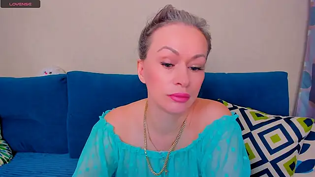 EllenMoore online show from October 23, 3:06 am