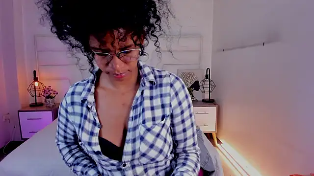 Ellie Alves online show from March 7, 12:34 pm