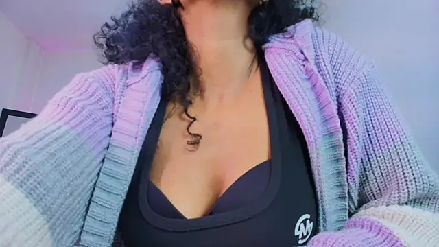 Ellie Alves online show from September 11, 1:00 pm