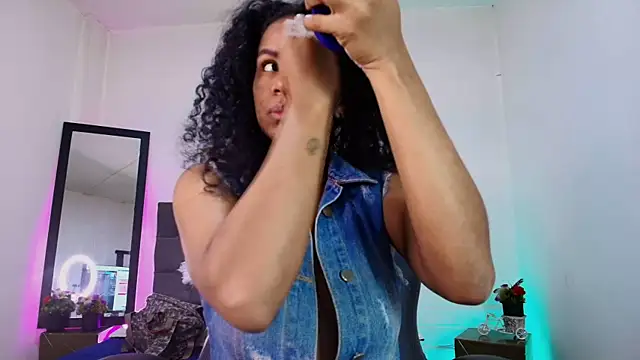 Ellie Alves online show from September 14, 2:49 pm