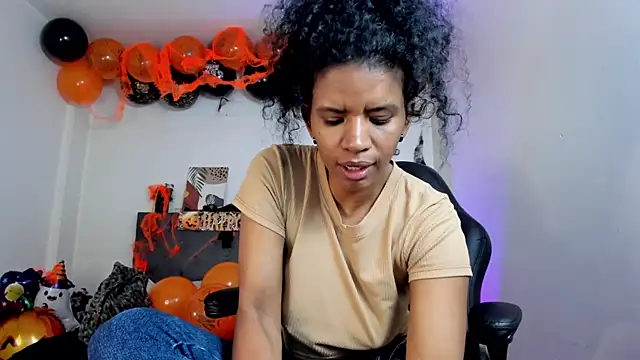 Ellie Alves online show from October 25, 2:56 pm