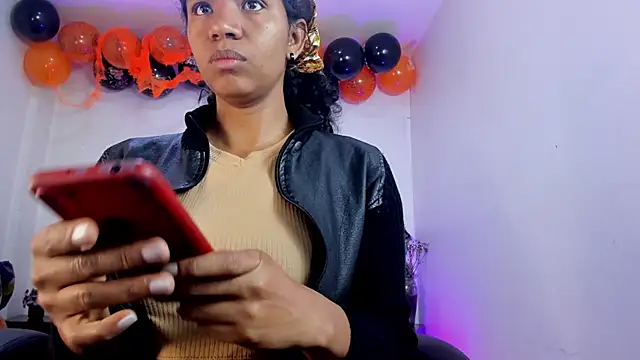 Ellie Alves online show from November 4, 1:21 pm