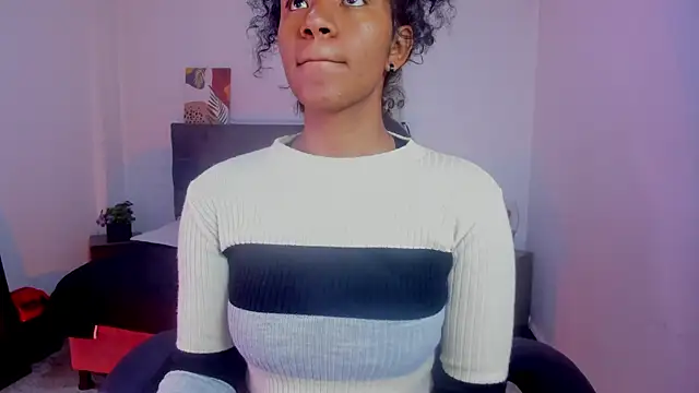 Ellie Alves online show from November 25, 3:45 pm