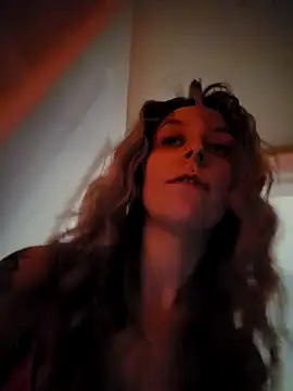 LilyOrion online show from February 10, 7:17 pm