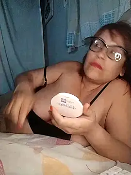 Snapshot of AyantiPonz79 chatting on March 12, 11:22 pm AyantiPonz79 online show from March 12, 11:22 pm