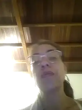 Snapshot of mari657 chatting on February 26, 1:32 am mari657 online show from February 26, 1:32 am