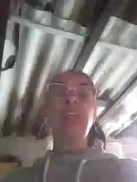 Snapshot of mari657 chatting on March 14, 9:32 pm mari657 online show from March 14, 9:32 pm