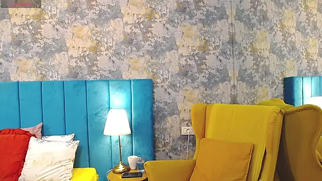 Snapshot of LisaCroft chatting on September 9, 7:19 am LisaCroft online show from September 9, 7:19 am