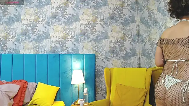 Snapshot of LisaCroft chatting on September 13, 8:25 am LisaCroft online show from September 13, 8:25 am