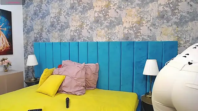 Snapshot of LisaCroft chatting on September 16, 4:24 am LisaCroft online show from September 16, 4:24 am