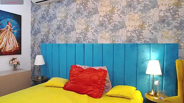 Snapshot of LisaCroft chatting on September 19, 6:04 am LisaCroft online show from September 19, 6:04 am