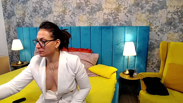 Snapshot of LisaCroft chatting on October 2, 8:54 am LisaCroft online show from October 2, 8:54 am