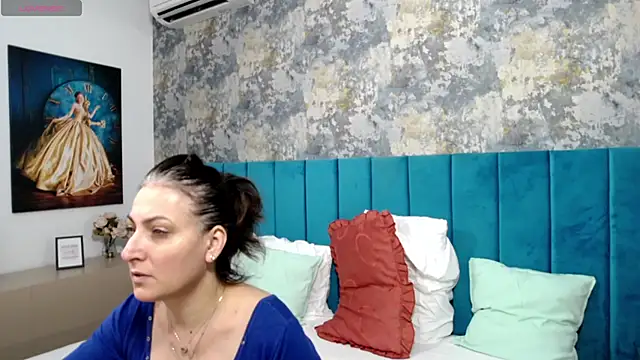 Snapshot of LisaCroft chatting on November 21, 7:07 am LisaCroft online show from November 21, 7:07 am