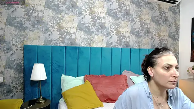 Snapshot of LisaCroft chatting on November 26, 7:53 am LisaCroft online show from November 26, 7:53 am