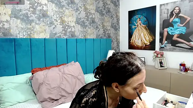 Snapshot of LisaCroft chatting on November 30, 8:07 am LisaCroft online show from November 30, 8:07 am