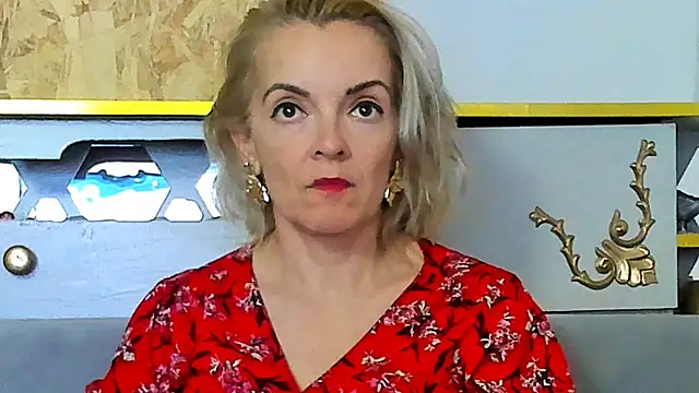 Snapshot of KateConner chatting on November 8, 9:02 pm KateConner online show from November 8, 9:02 pm