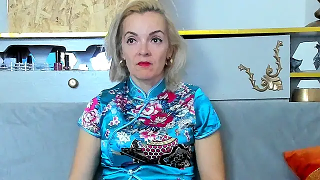 Snapshot of KateConner chatting on November 10, 6:51 pm KateConner online show from November 10, 6:51 pm