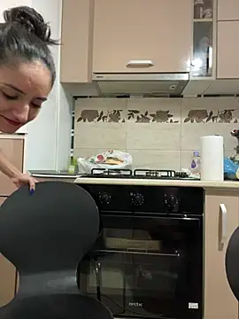 Almmaxxxx online show from December 8, 7:58 am