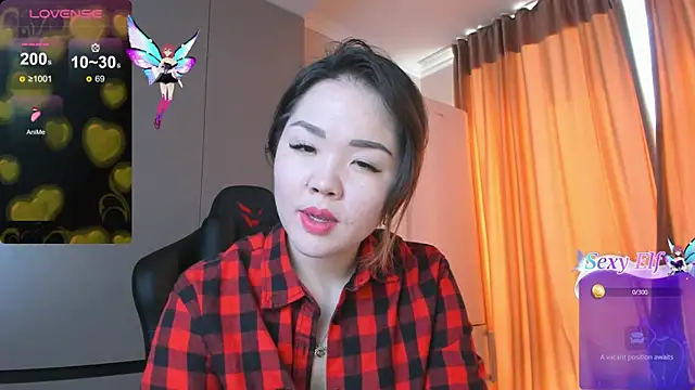 Snapshot of azure_moon2 chatting on March 4, 8:13 am azure moon2 online show from March 4, 8:13 am