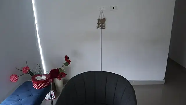  Vahos  online show from February 15, 7:06 pm