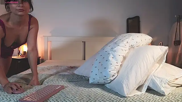 Snapshot of Sellena_love chatting on October 23, 10:08 pm Sellena love online show from October 23, 10:08 pm