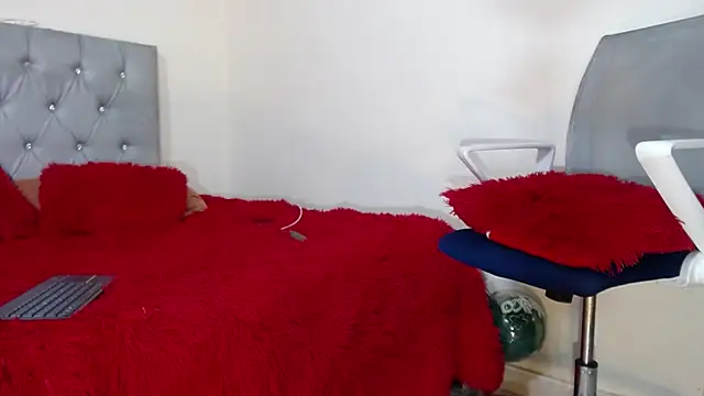 kilian xx online show from October 2, 7:04 am