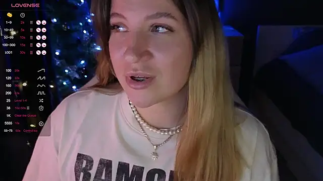 Snapshot of Fairy__Sofia chatting on December 29, 7:43 pm Fairy Sofia online show from December 29, 7:43 pm